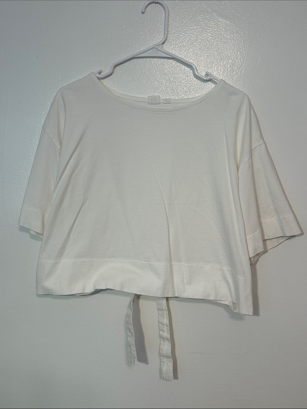GAP short sleeves cropped shirt with tie in the back